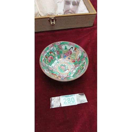 280 - Antique Chinese export porcelain rose bowl