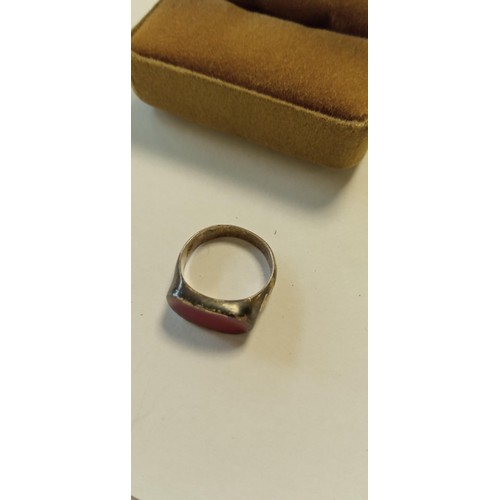 6 - Vintage pinky ring 925 silver with red stone in vintage box