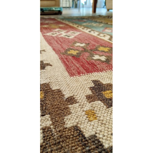 536 - Modern Kilim rug measures 245cm x 170cm approx.