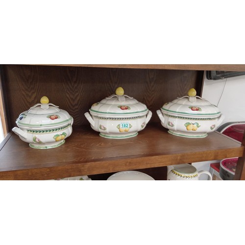 565 - 3 Villeroy & Boch lidded serving dishes