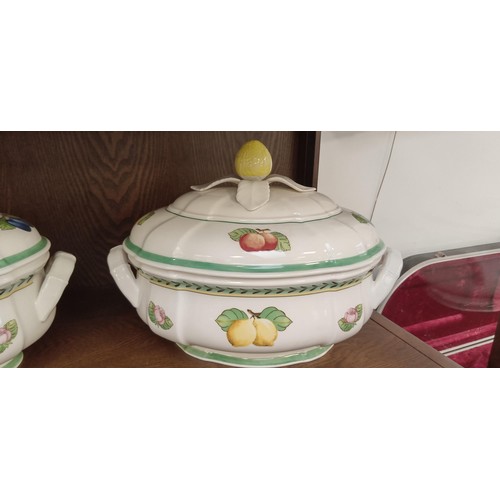 565 - 3 Villeroy & Boch lidded serving dishes