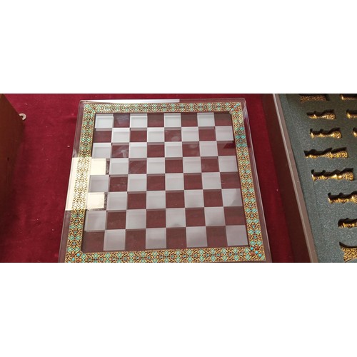 537 - Sanatisi Craft chess set