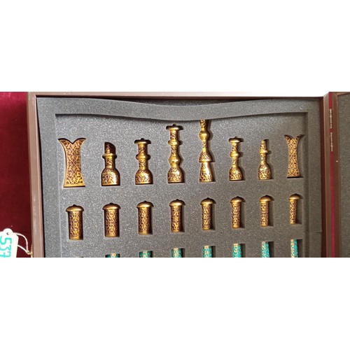 537 - Sanatisi Craft chess set