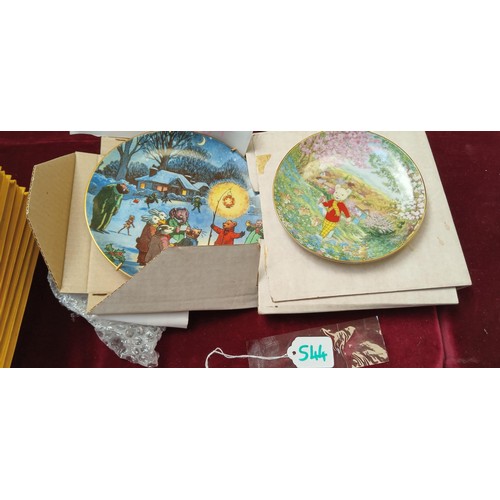 544 - Two Rupert the Bear collection plates.  