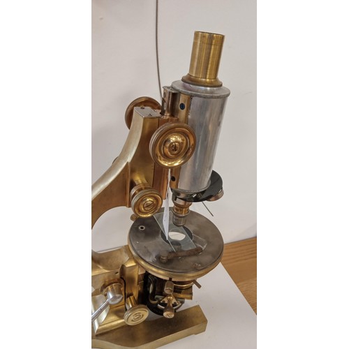 24 - E.Leitz Wetzlar microscope no 139116