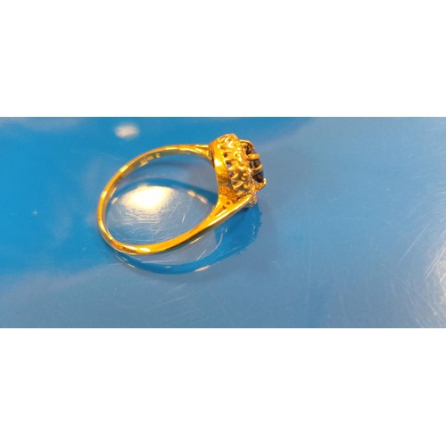 113 - 14ct gold and sapphire ring size M approx.