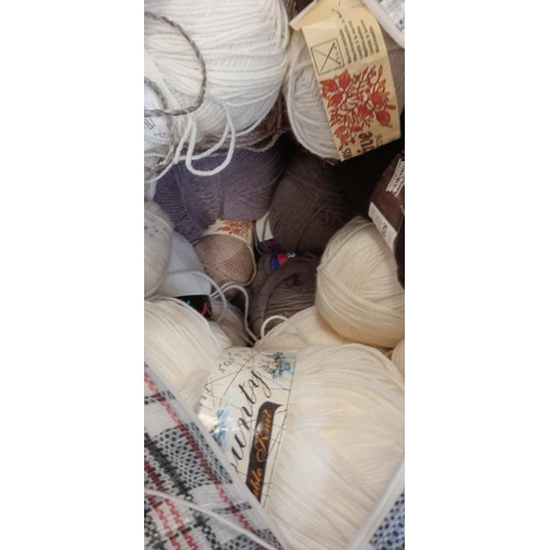 418 - Large bag of wool