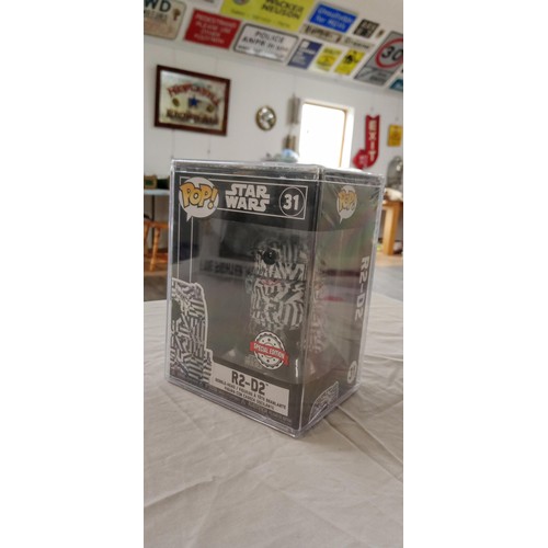 11 - Funko Pop/ bobble head Star Wars #31 Special Edition R2D2 in plastic case brand new never opened