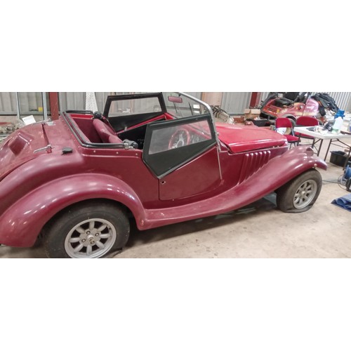 40 - Pilgrim sports 1.6 petrol kit car red, V5 present. Has been stored in a barn. 10% COMMISSION ON THIS... 