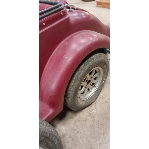 40 - Pilgrim sports 1.6 petrol kit car red, V5 present. Has been stored in a barn. 10% COMMISSION ON THIS... 