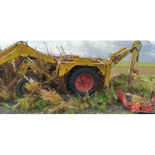 51 - JCB 3 Hydraulic excavator registered historic vehicle with V5 present. 10% COMMISSION ON THIS LOT