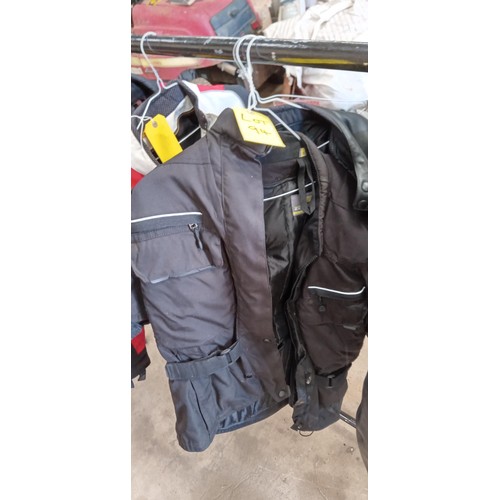 94 - Advanced experienced size M with body armour motorbike jacket plus leather jacket size M with body a... 