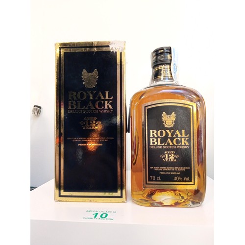 10 - Royal Black Deluxe scotch whisky 12 years 70cl 40 vol