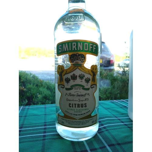 13 - Smirnoff Citrus flavoured vodka 1L 40 vol