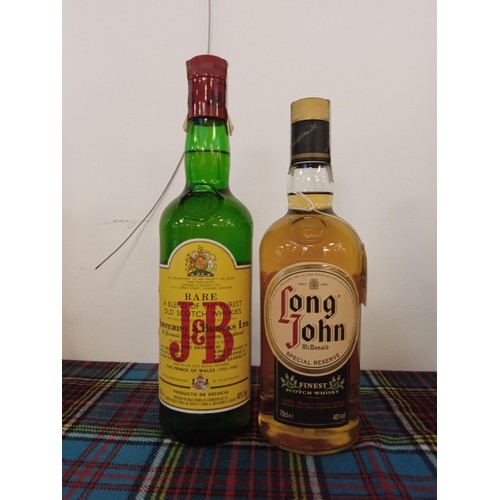 25 - J & B rare old scotch whisky 70cl 40 vol & Long John special reserve whisky 70cl 40 vol