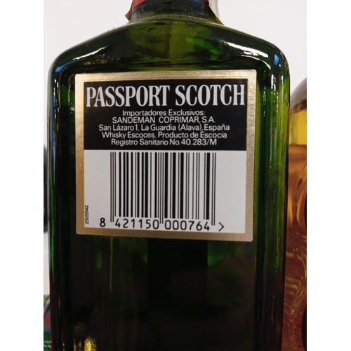 50 - Passport Scotch whisky 40 vol 70cl & Loch Lomond single blend 0.7L 40 vol