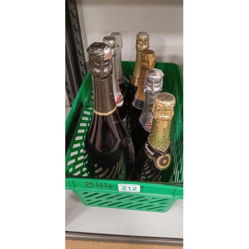 212 - Basket of 8 sparkling wine & Champagne