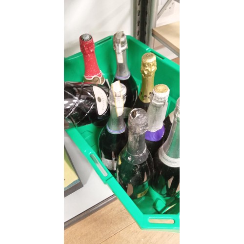 215 - Basket of Champagne and sparkling wines