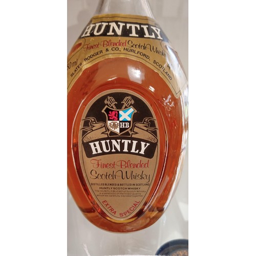 160 - Huntly finest blended scotch whisky 750ml 40 vol