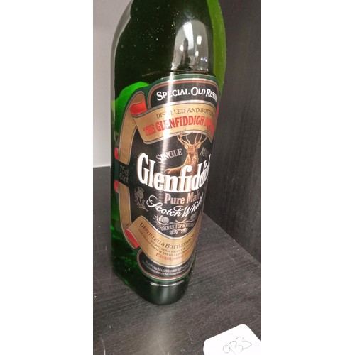 166 - Glenfiddich pure malt whisky in original clan of the highlands tin House of Stewart 40 vol 75cl