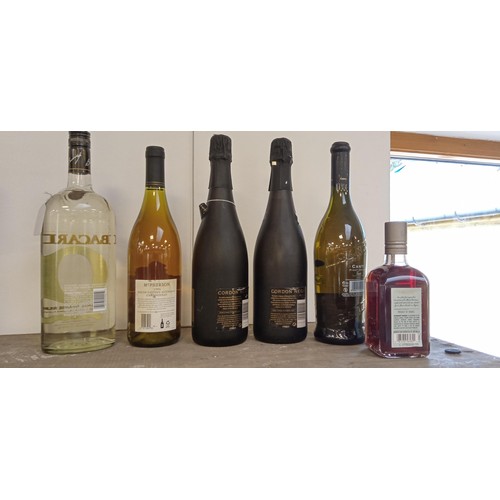 242 - Selection of wine, Bacardi original orange rum 35 vol 1L, Cointreau & Freixenet Cava