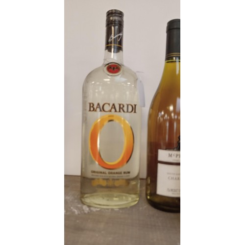 242 - Selection of wine, Bacardi original orange rum 35 vol 1L, Cointreau & Freixenet Cava