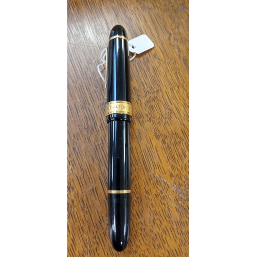 91 - Senator President fountain pen German made 18 carat gold nib