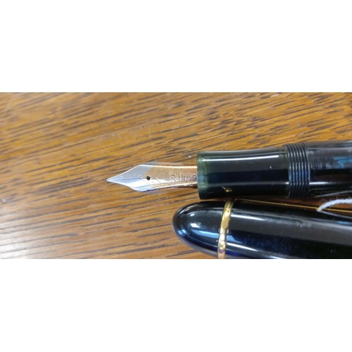 91 - Senator President fountain pen German made 18 carat gold nib