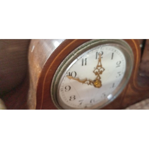 183 - Selection of vintage clocks