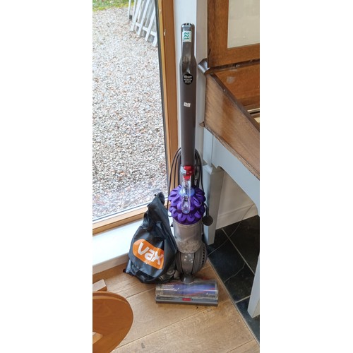 221 - Dyson DC50 hoover