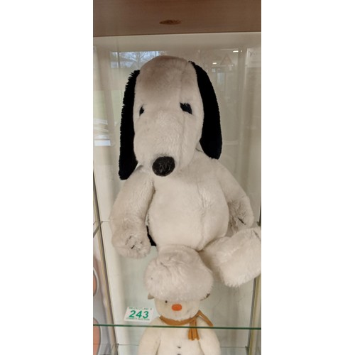 243 - Vintage Snoopy 1968 United Feature Syndicate Inc