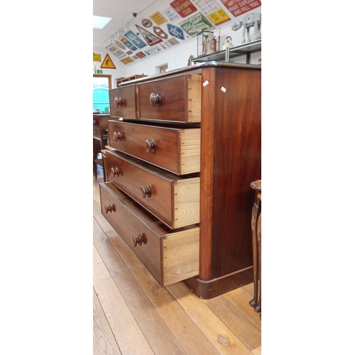 283 - 2 over 3 chest of drawers