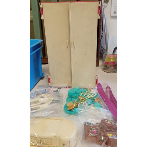 12 - Vintage doll wardrobe complete with accessories