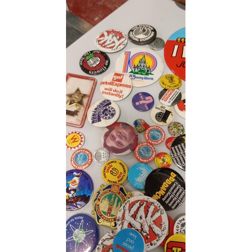 31 - Selection of vintage badges