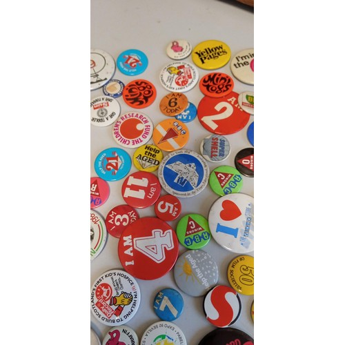 32 - Selection of vintage badges