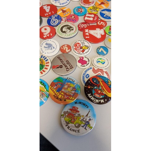 32 - Selection of vintage badges