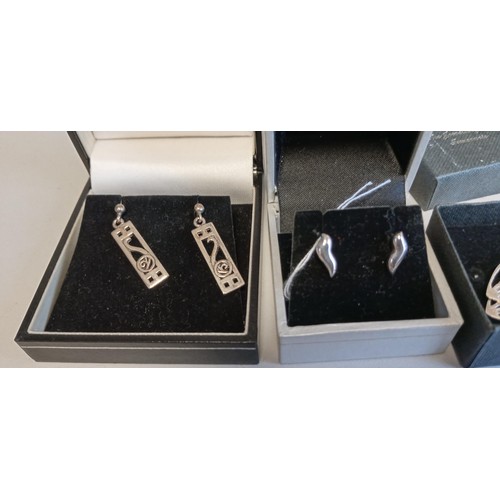 33 - Ola Gorrie silver hallmarked tie clip, Malcolm Gray silver hallmarked necklace plus 3 sets of 925 si... 