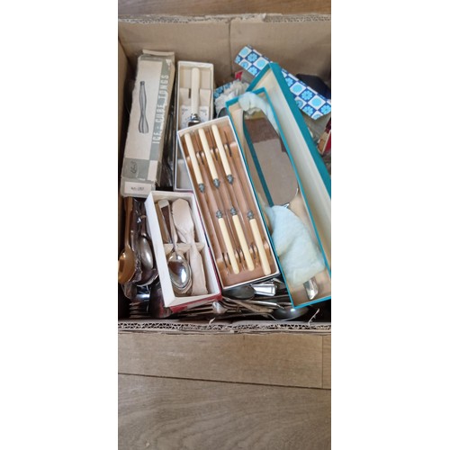 32 - Box of vintage cutlery