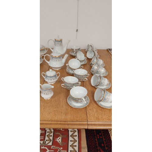 58 - Noritake Japan Polonaise 2045 12 piece dinner set