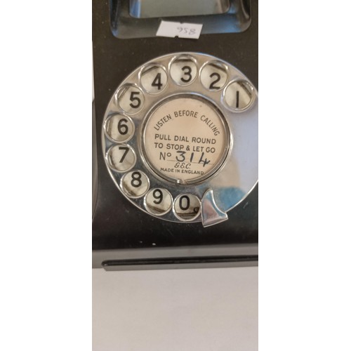 81 - Vintage telephone