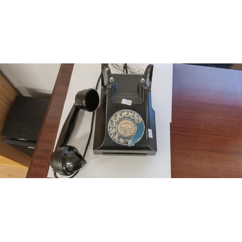 81 - Vintage telephone