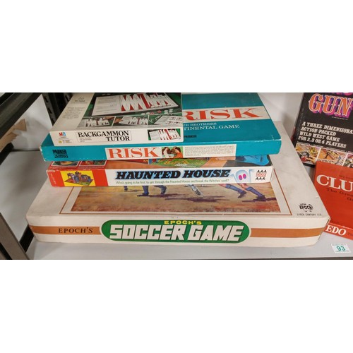 93 - Selection of vintage games ideal for Christmas