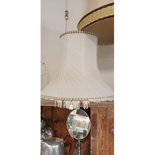 109 - 3 lampshades