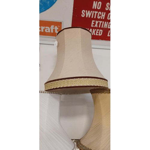 109 - 3 lampshades