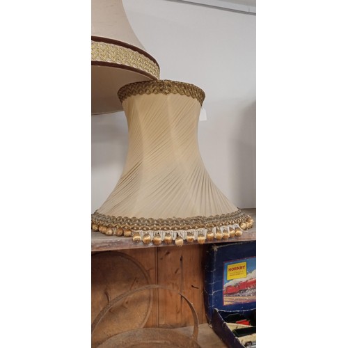 109 - 3 lampshades