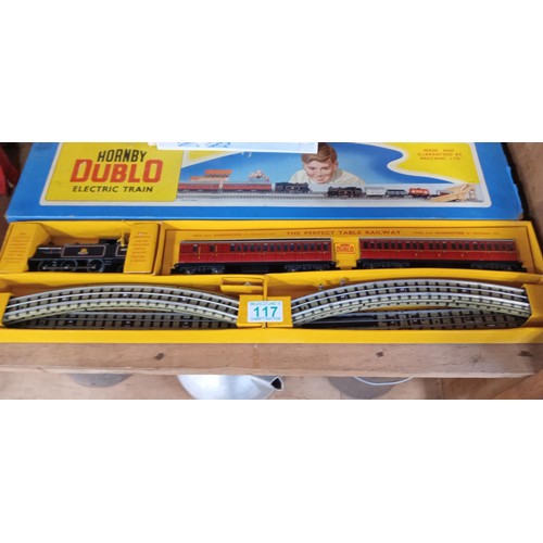 117 - Vintage Hornby Dublo electric train as new