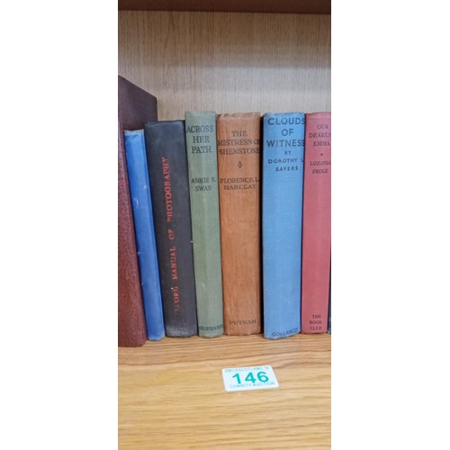 146 - Selection of vintage books