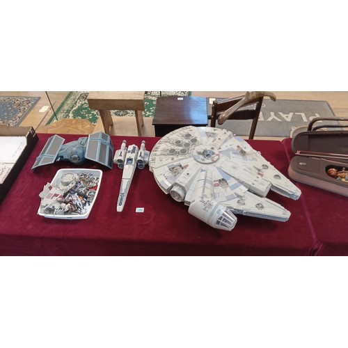 186 - Star Wars Millennium Falcon plus other parts and accessories