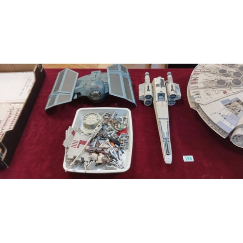 186 - Star Wars Millennium Falcon plus other parts and accessories