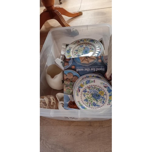 199 - 2 boxes of Chinaware